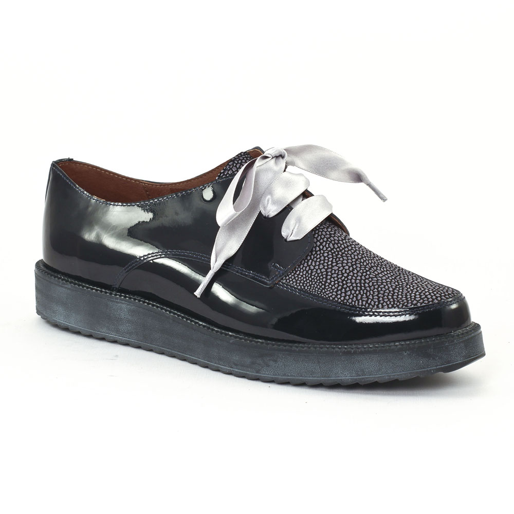 chaussure derby vernis femme
