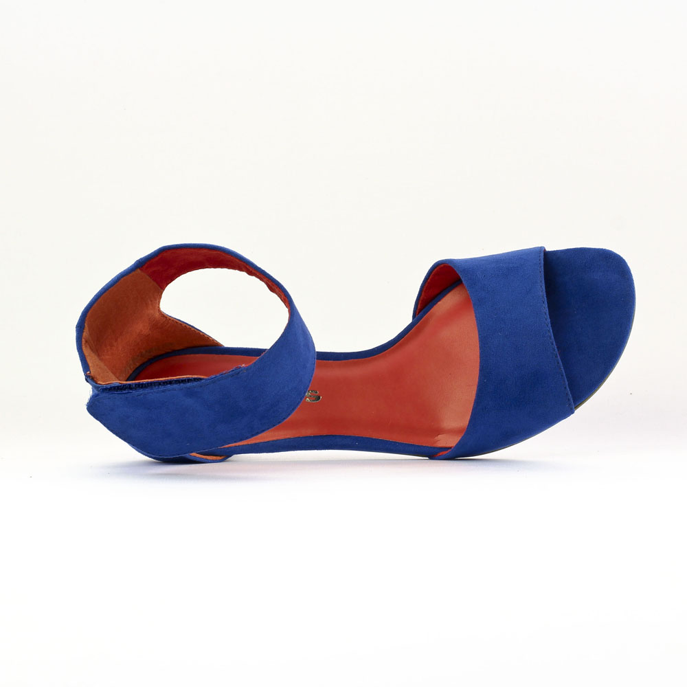 nu pied bleu marine