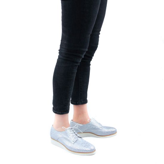 derbys compensées Scarlatine blanc argent portée