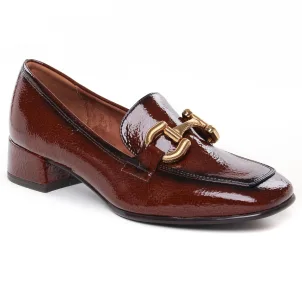 mocassins marron vernis même style de chaussures en ligne pour femmes que les  Marco Tozzi